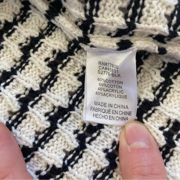 Saltwater Luxe Striped Crew Neck Cropped Sweater with Keyhole Back Large - Picture 8 of 11